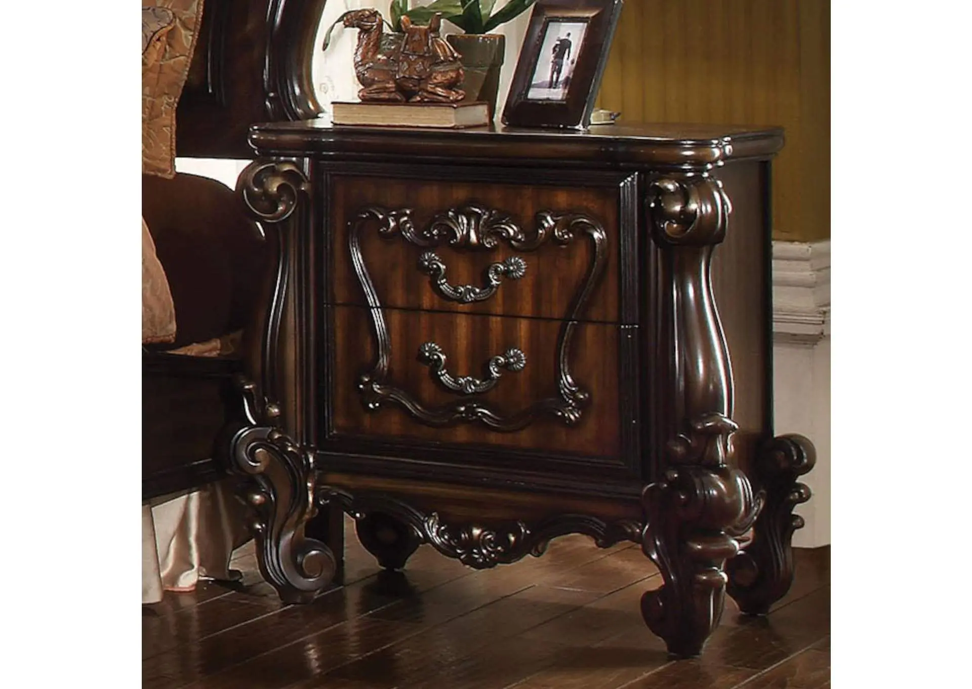 Versailles Nightstand