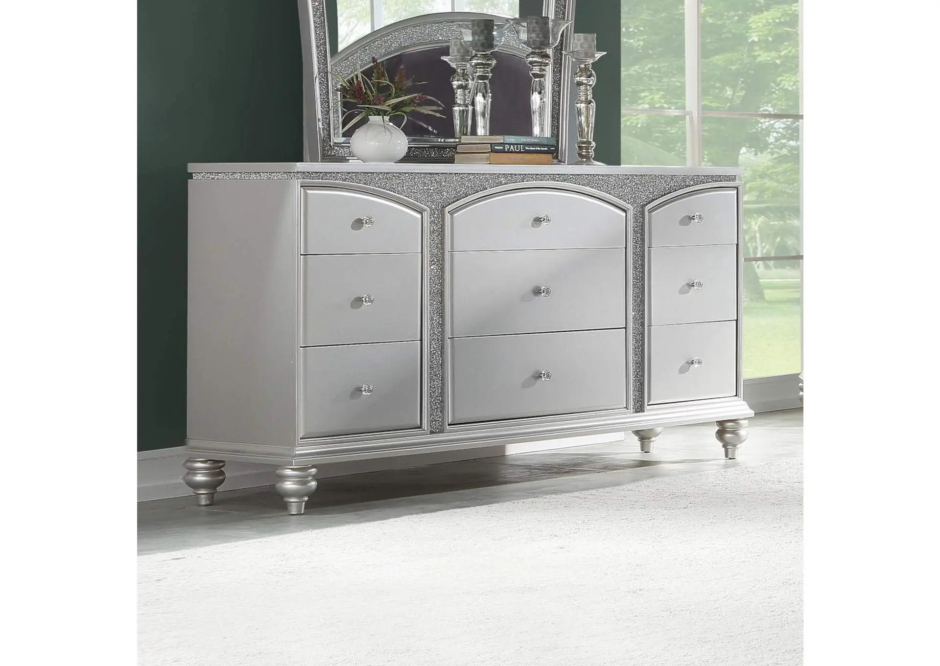 Maverick Dresser
