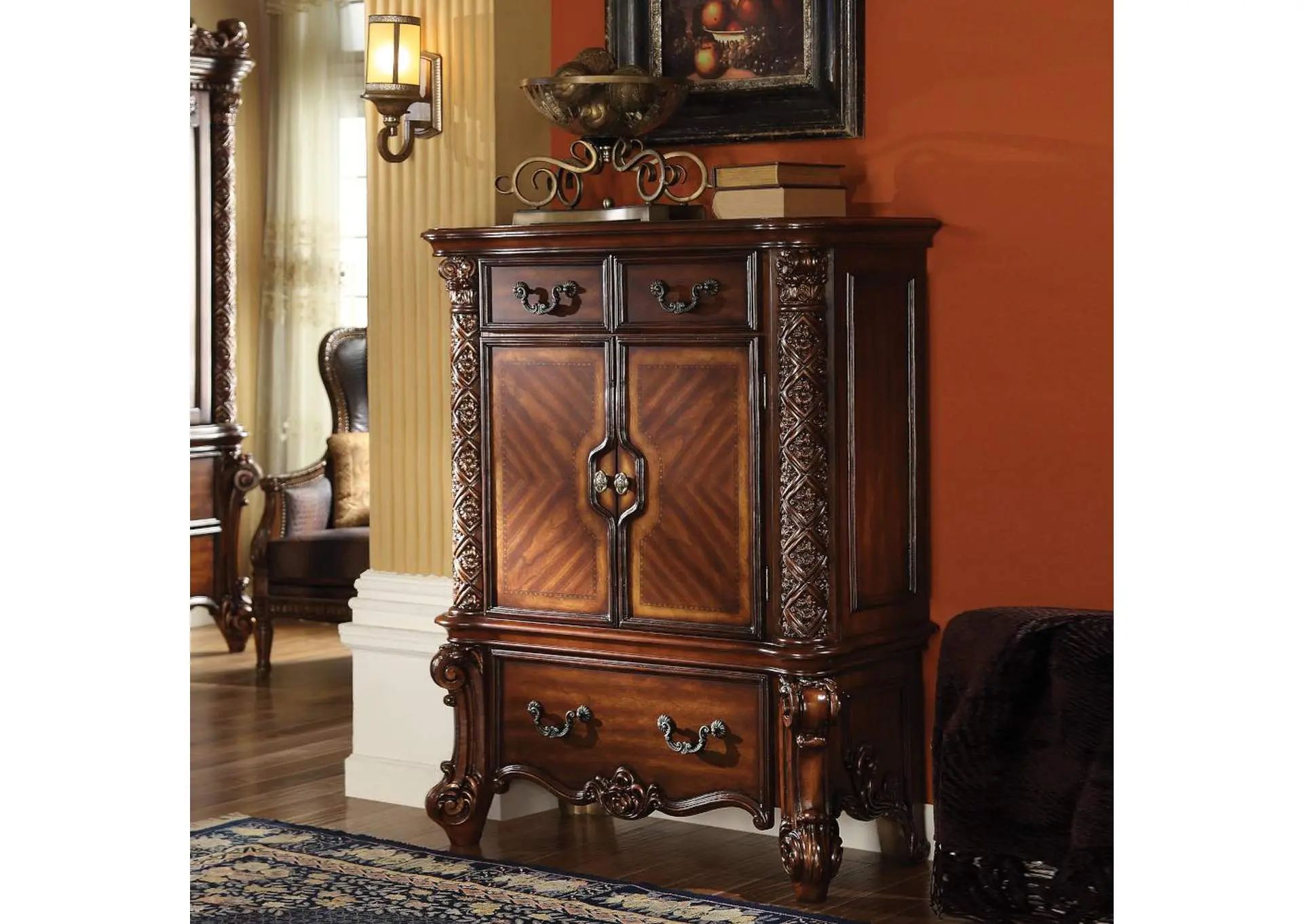 Vendome Chest
