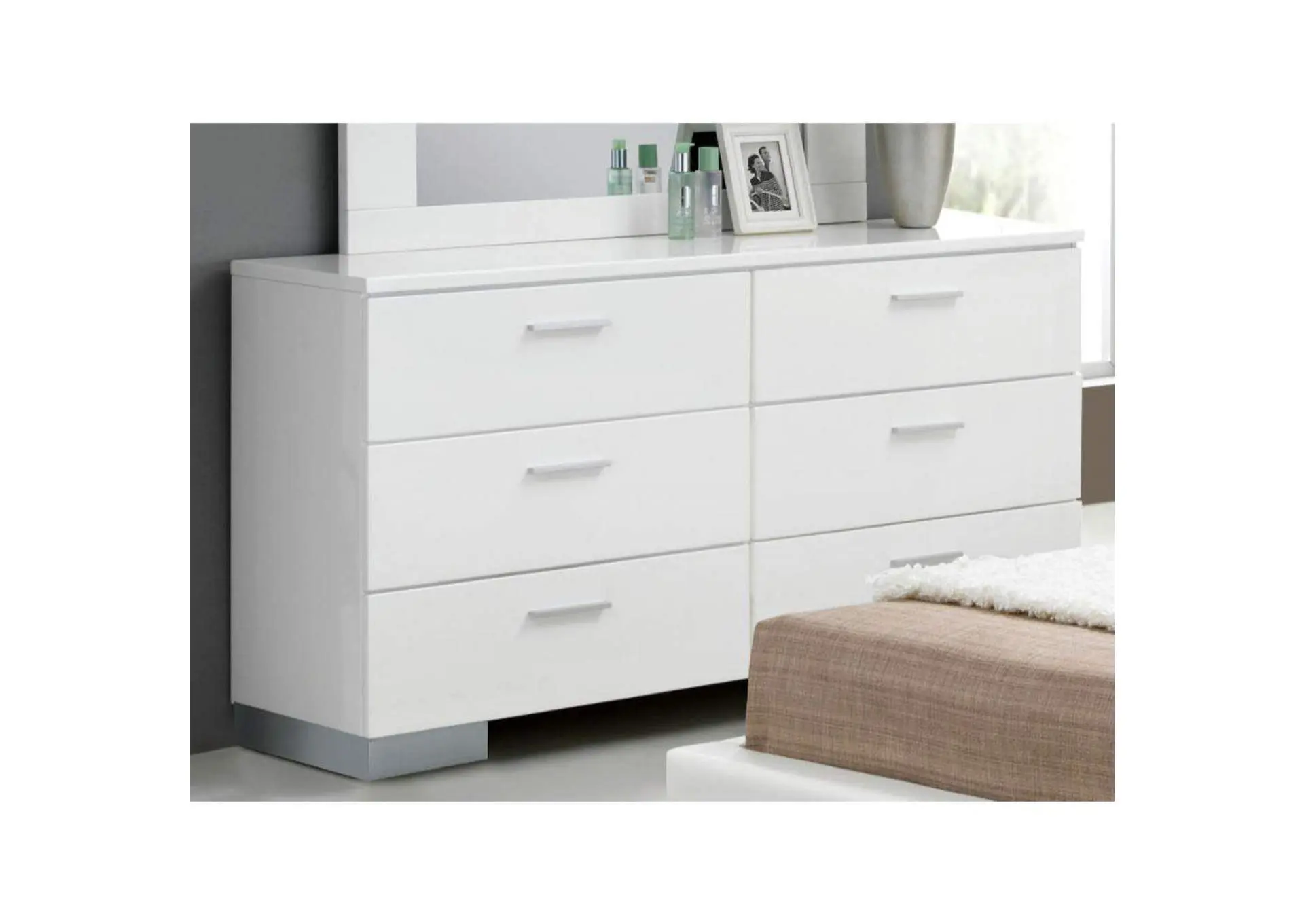 Lorimar Dresser