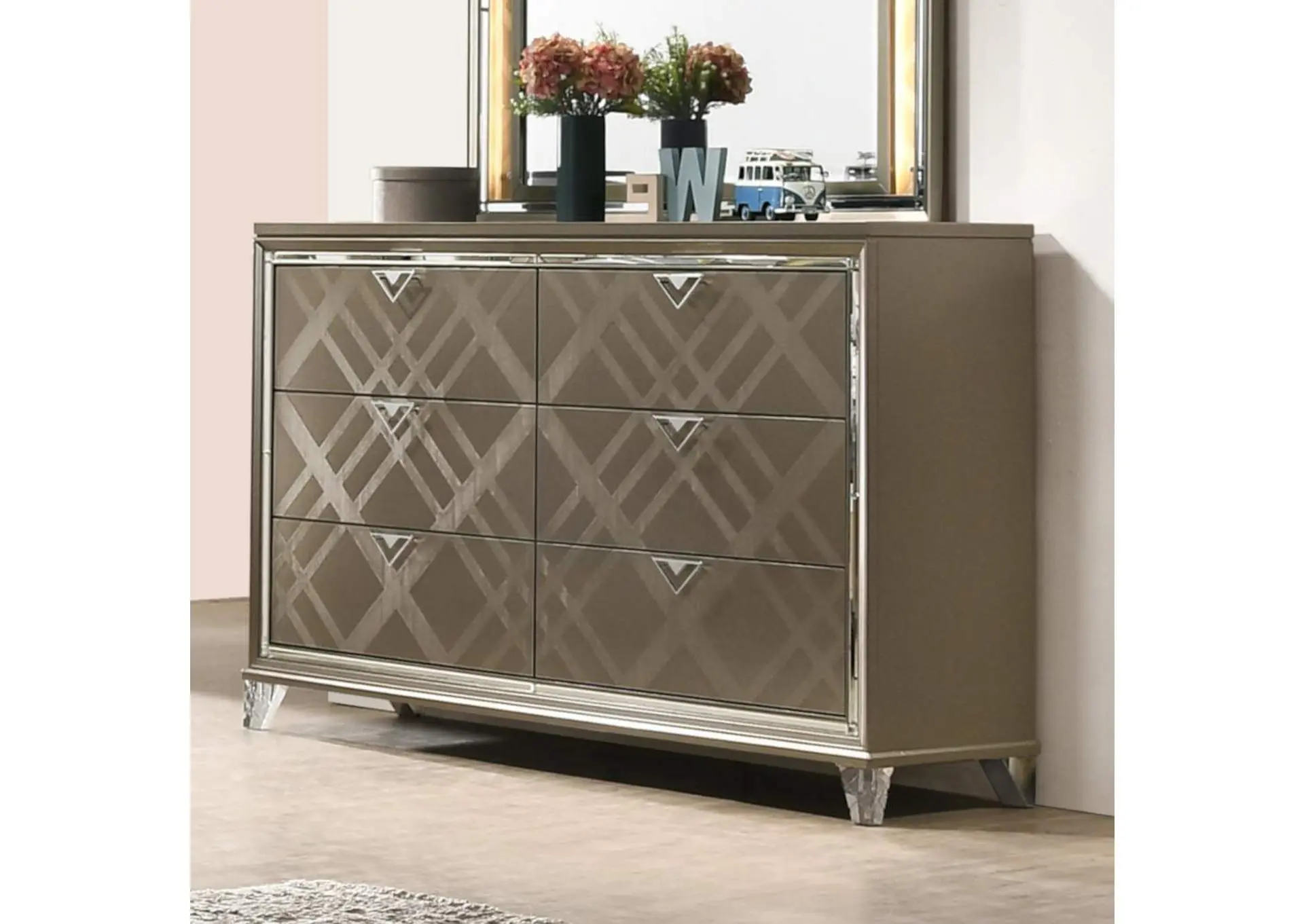Skylar Dresser