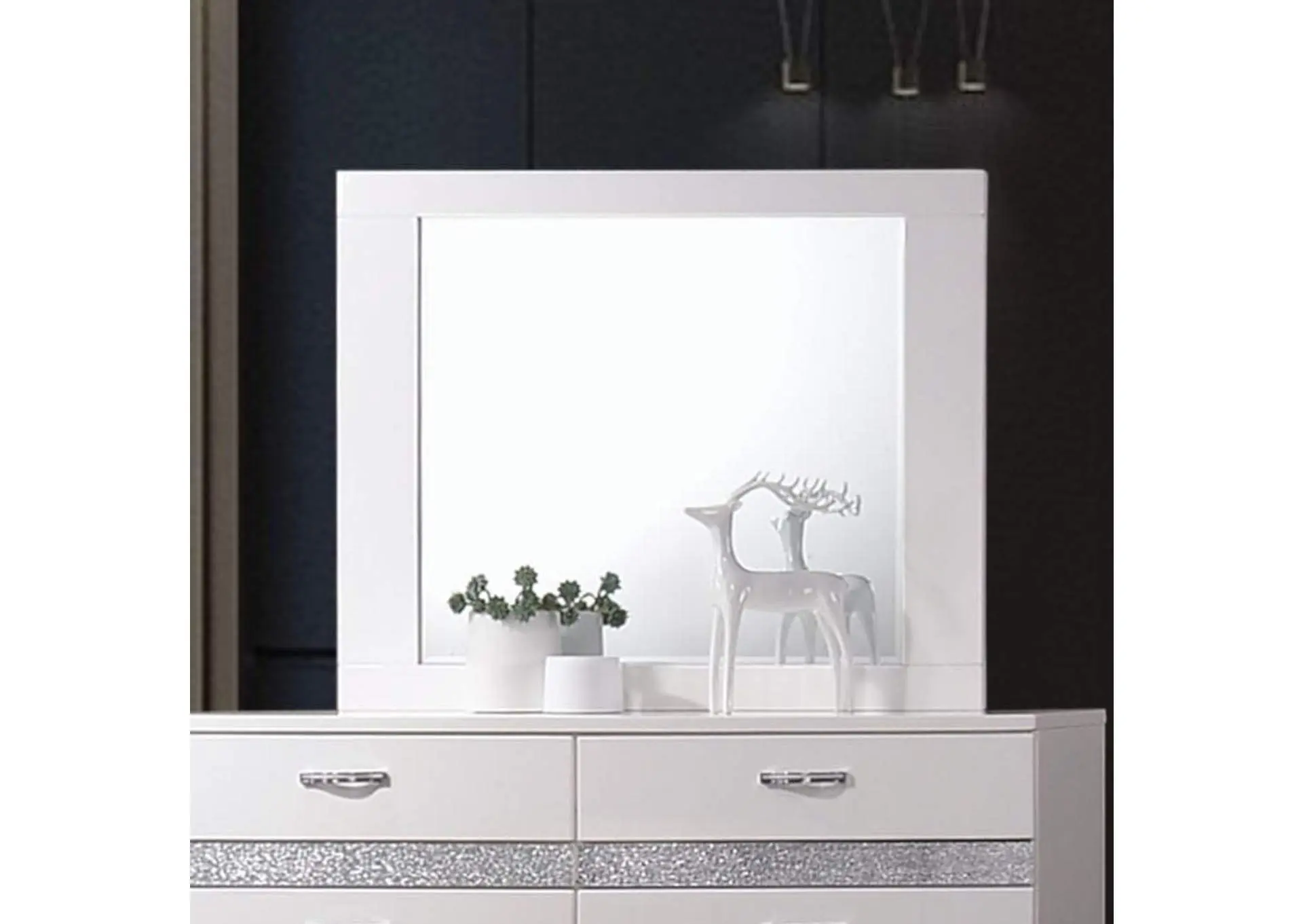Naima Ii Mirror
