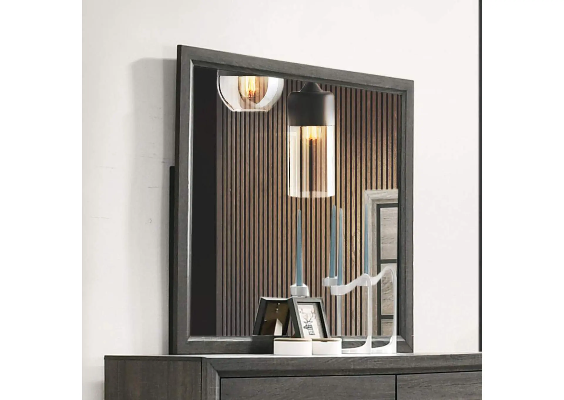 Valdemar Mirror