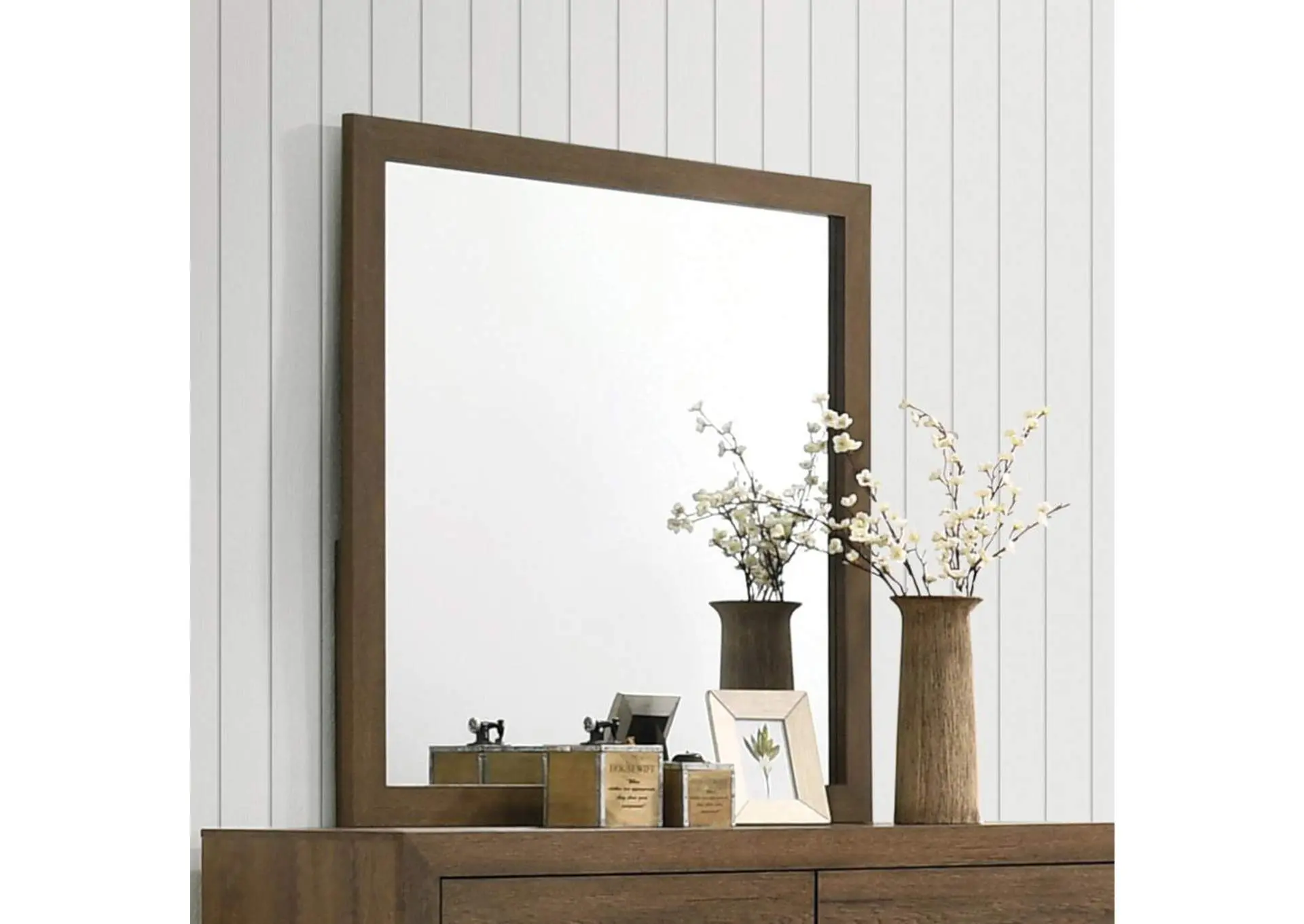 Miquell Mirror