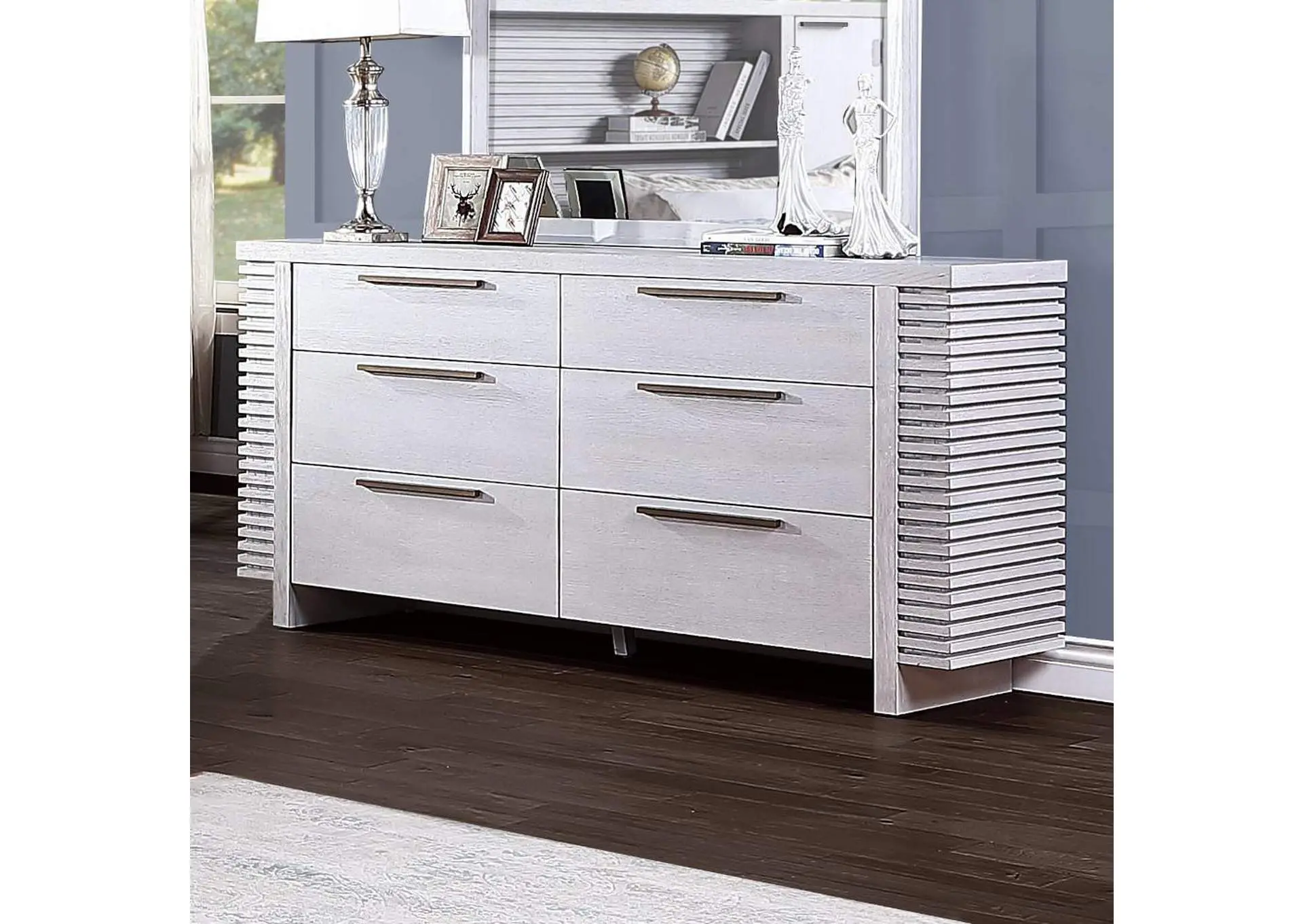 Aromas Dresser