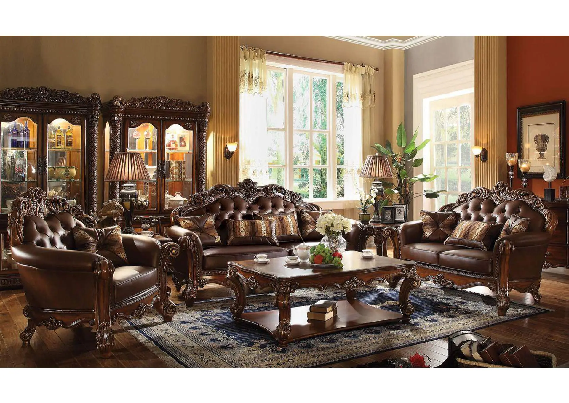 Vendome Sofa with 4 Pillows