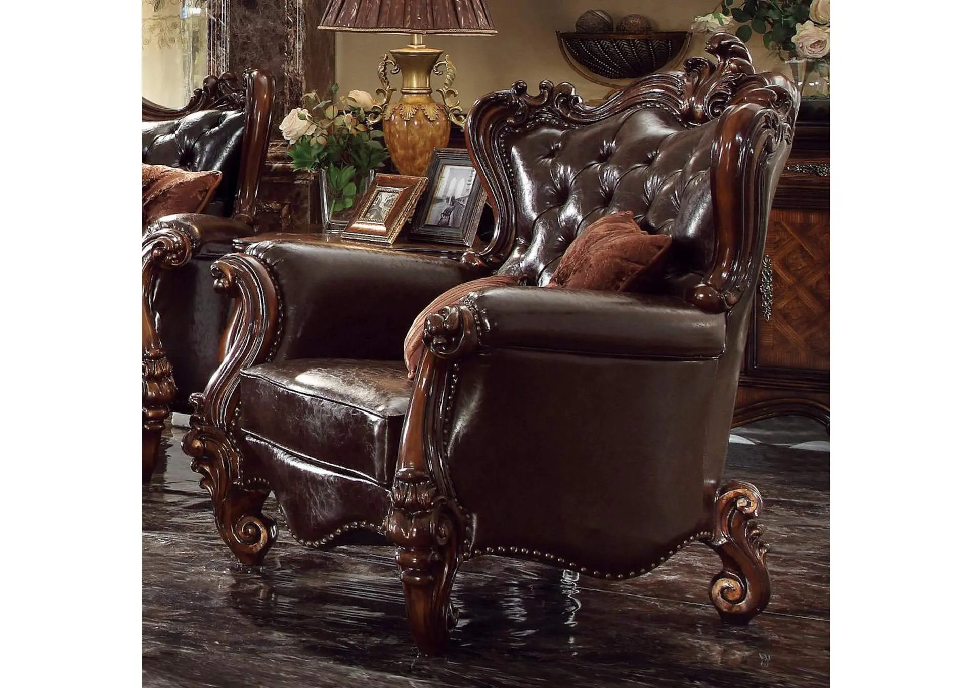 Versailles Chair with 2 Pillows