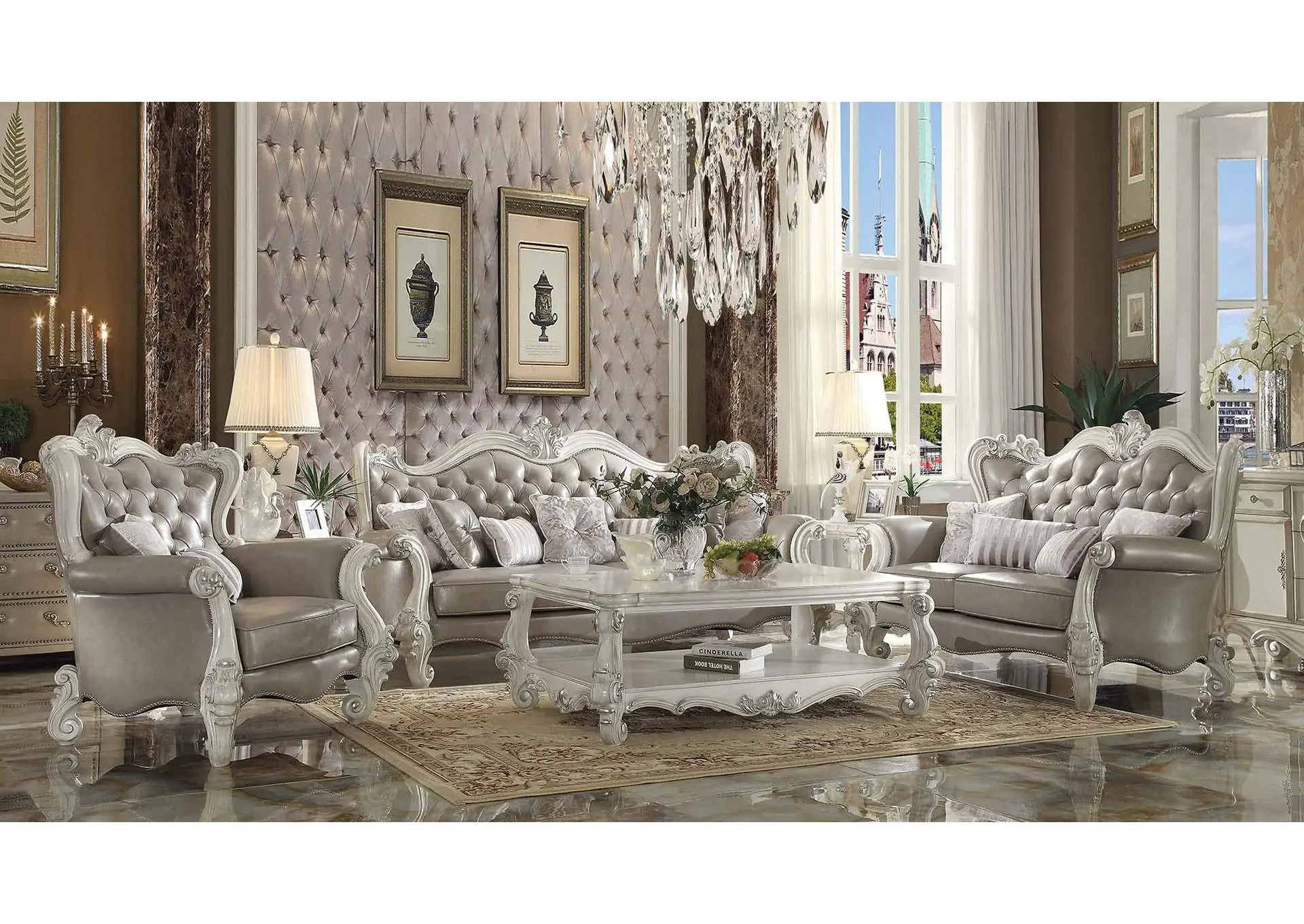 Versailles Loveseat with 4 Pillows