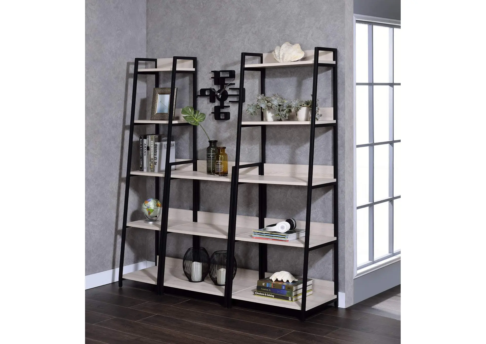 Wendral 16"L Bookshelf