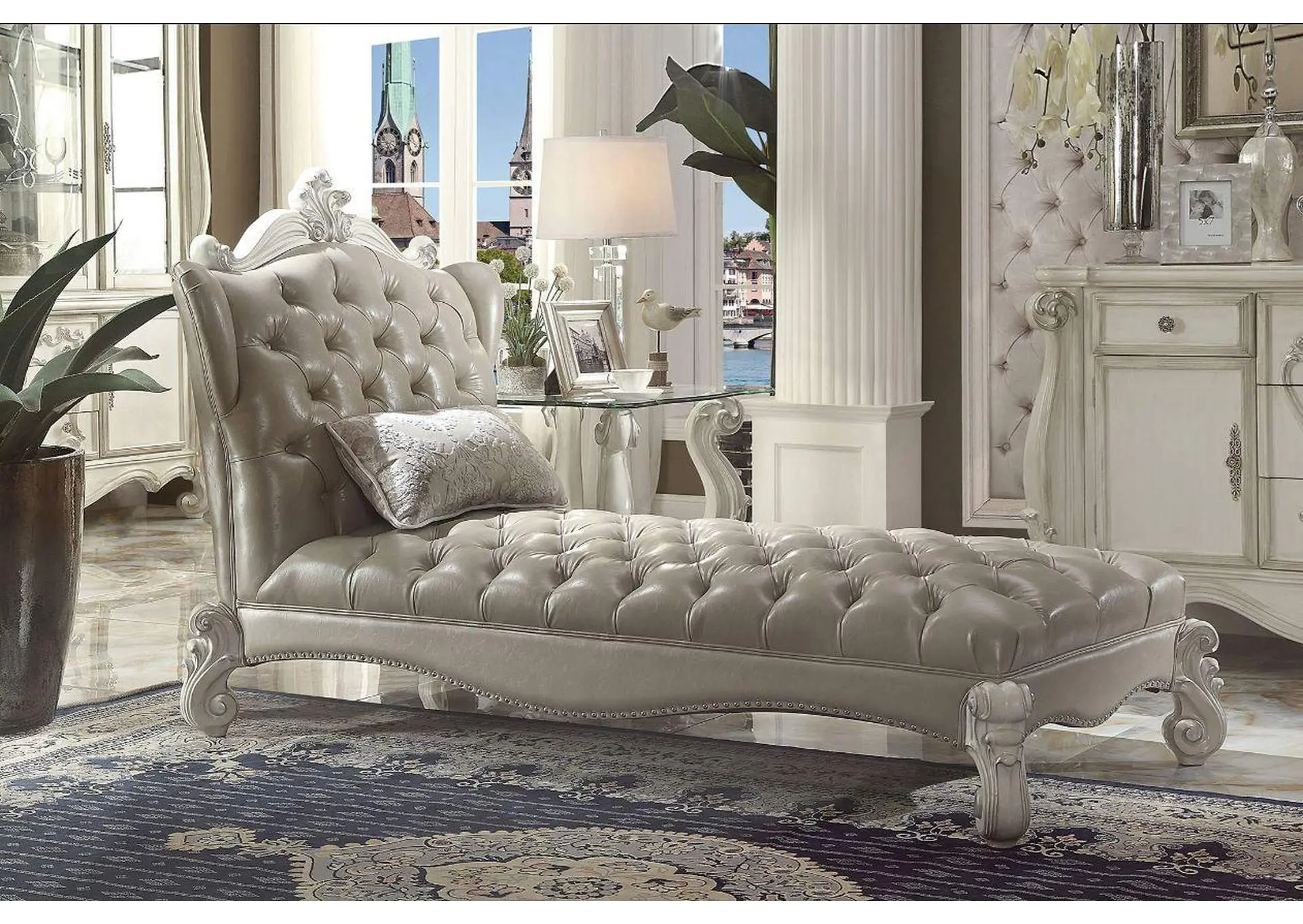 Versailles Chaise with Pillow