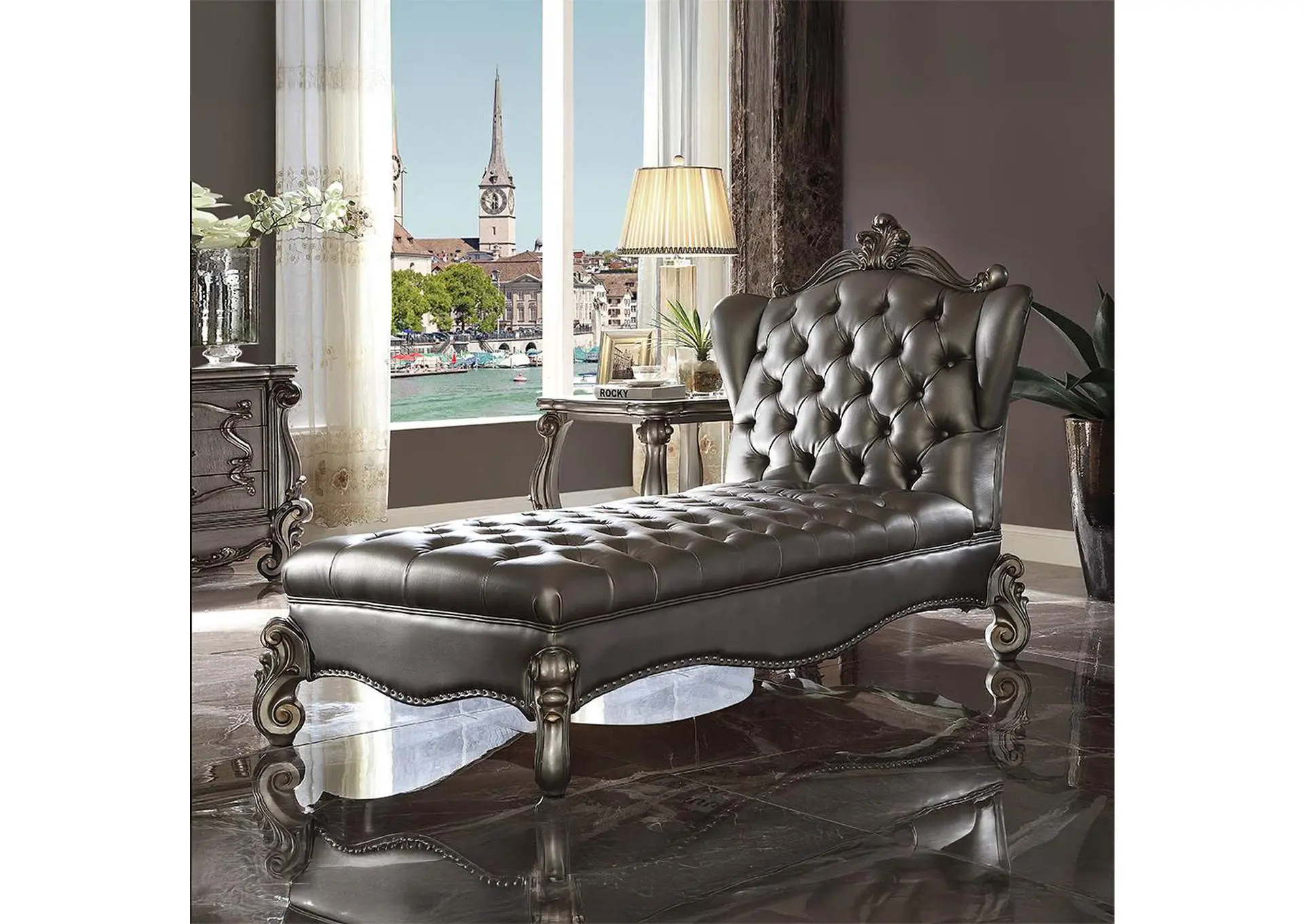 Versailles Chaise Lounge