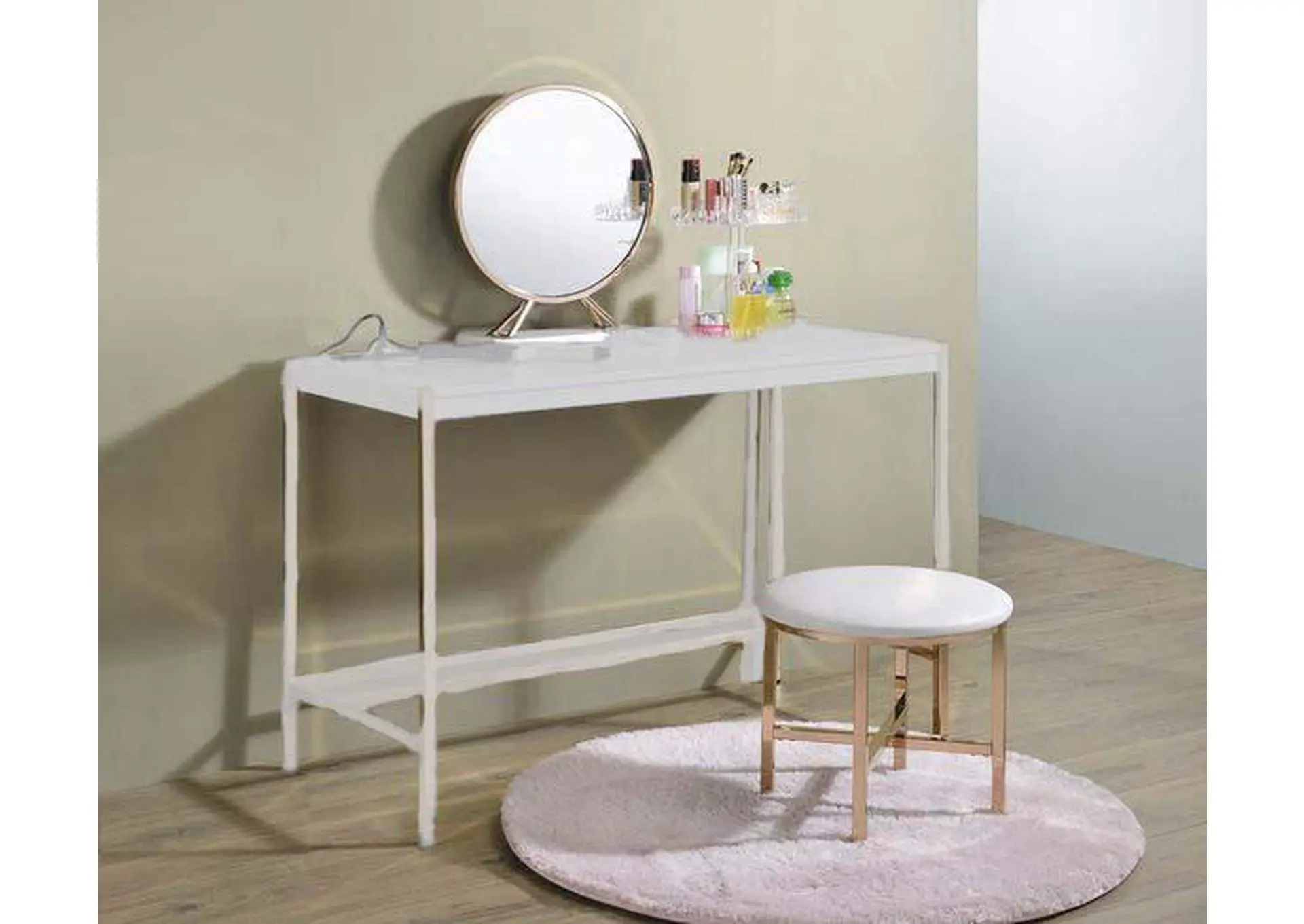 Midriaks Mirror and Stool