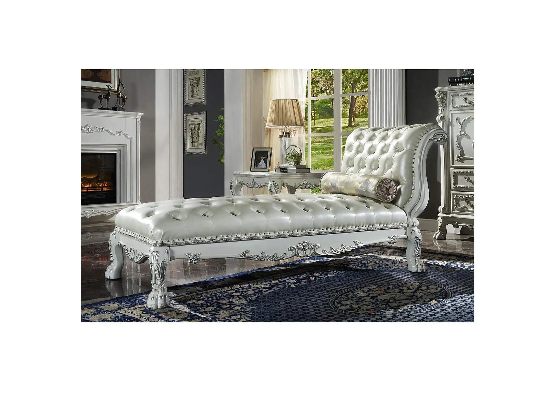 Dresden Chaise with Pillow