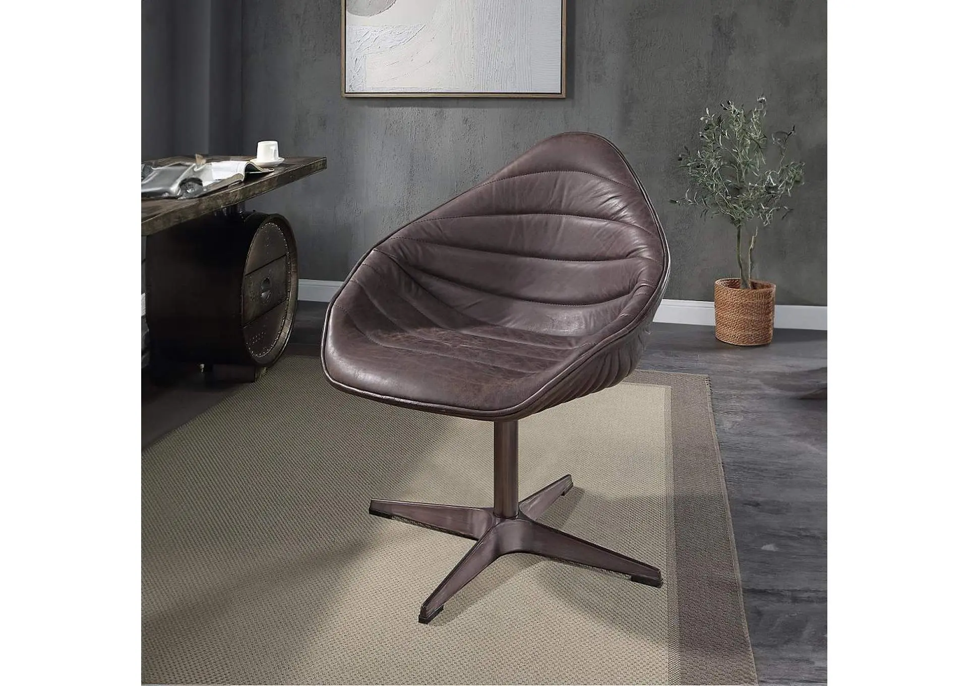 Pipino Accent Chair with Swivel