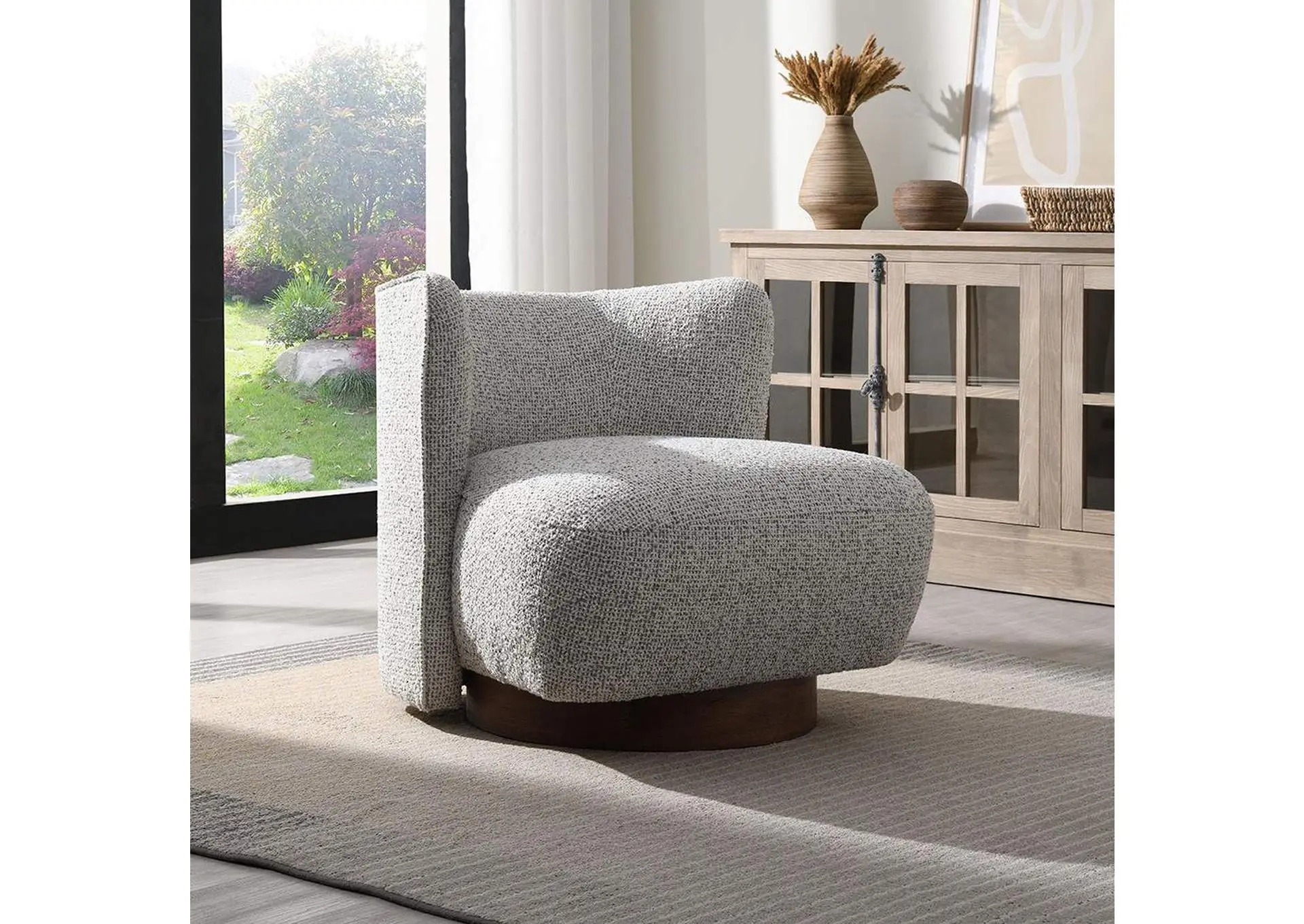 Lisa Accent Chair