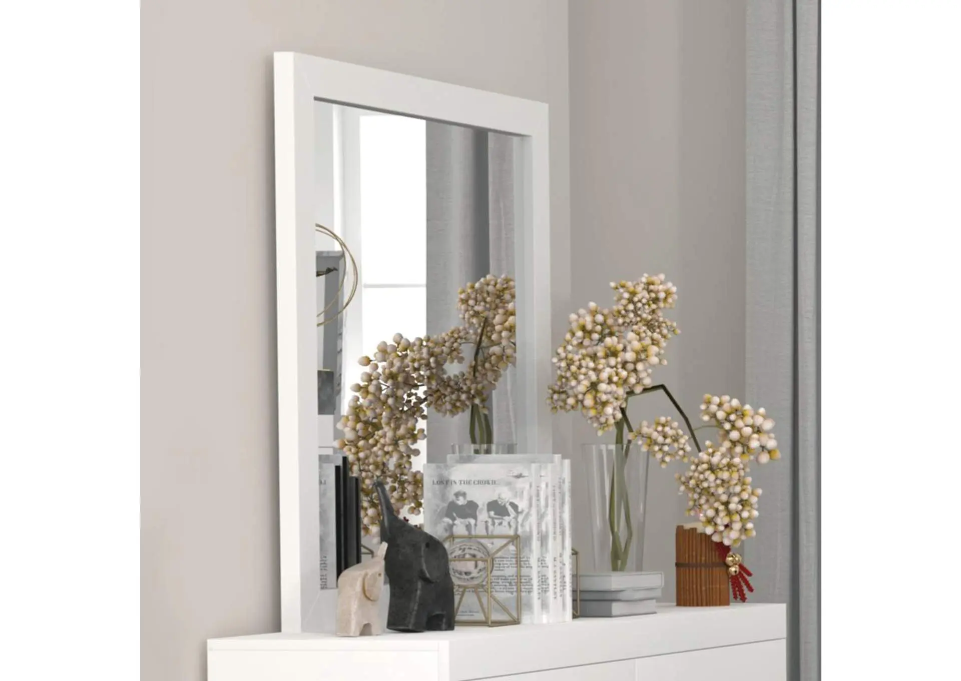 Casilda Mirror