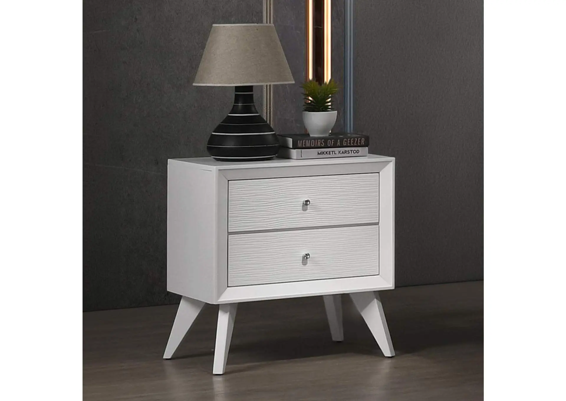 Cerys Nightstand