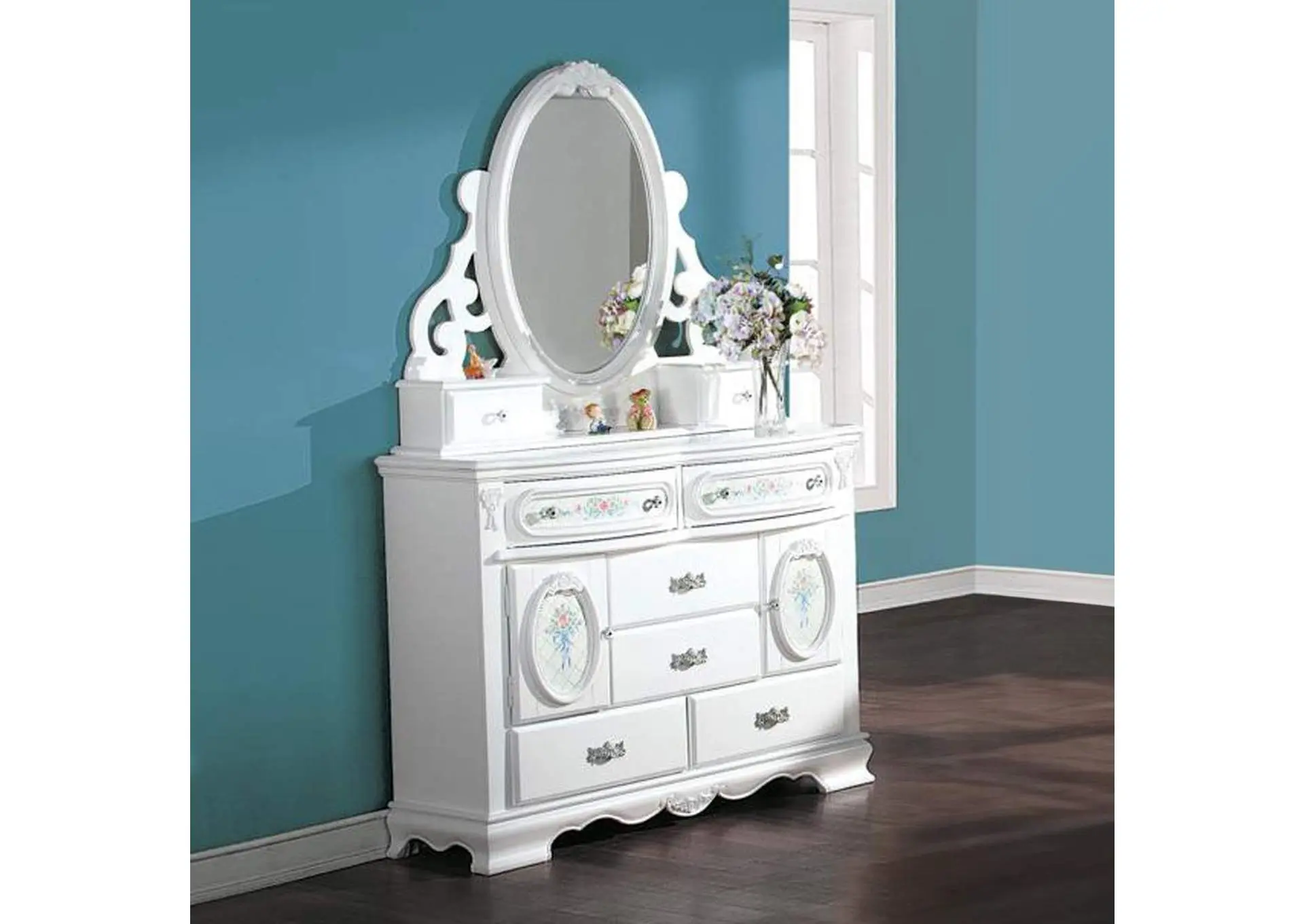 Flora Dresser