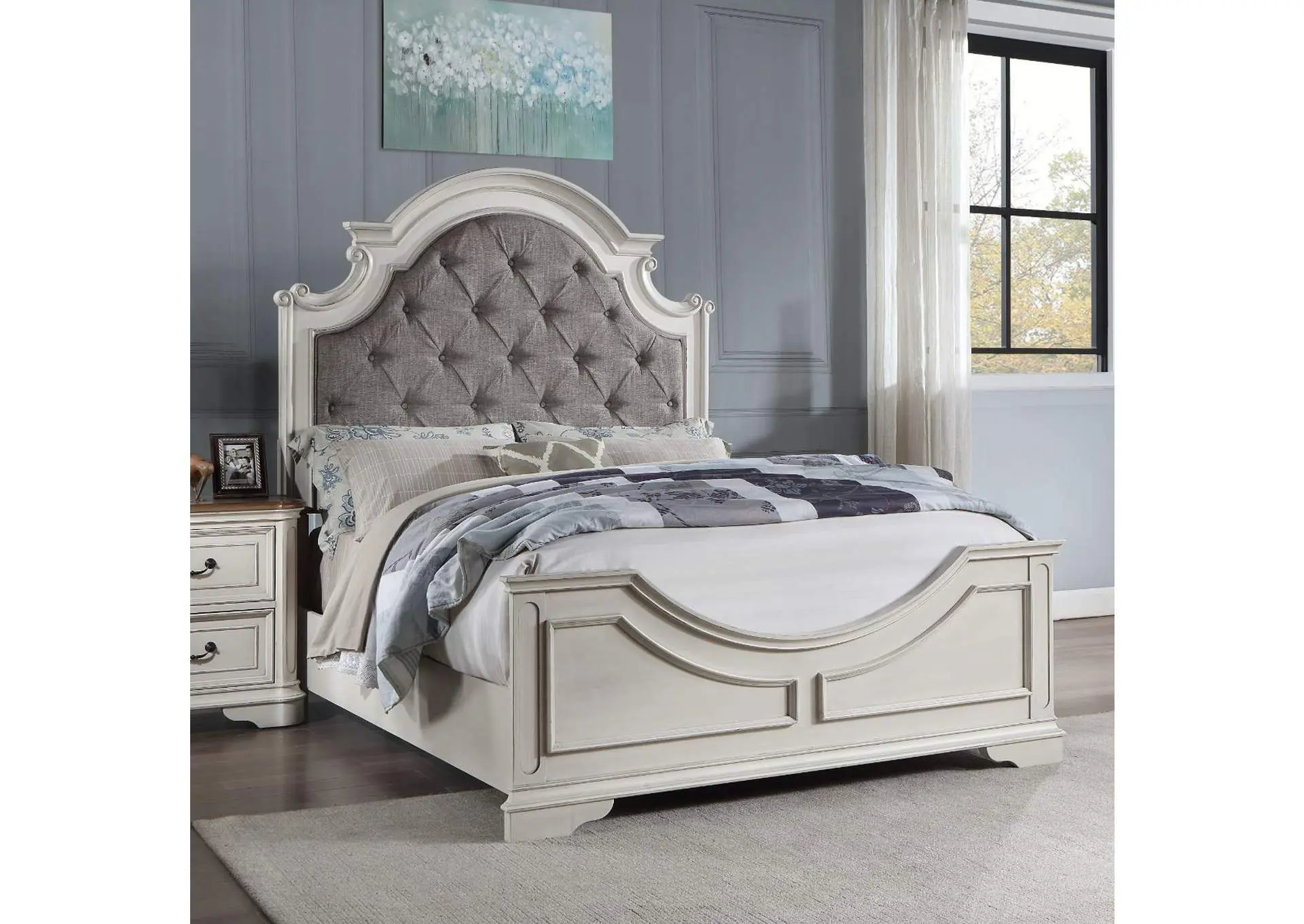 Florian Queen Bed