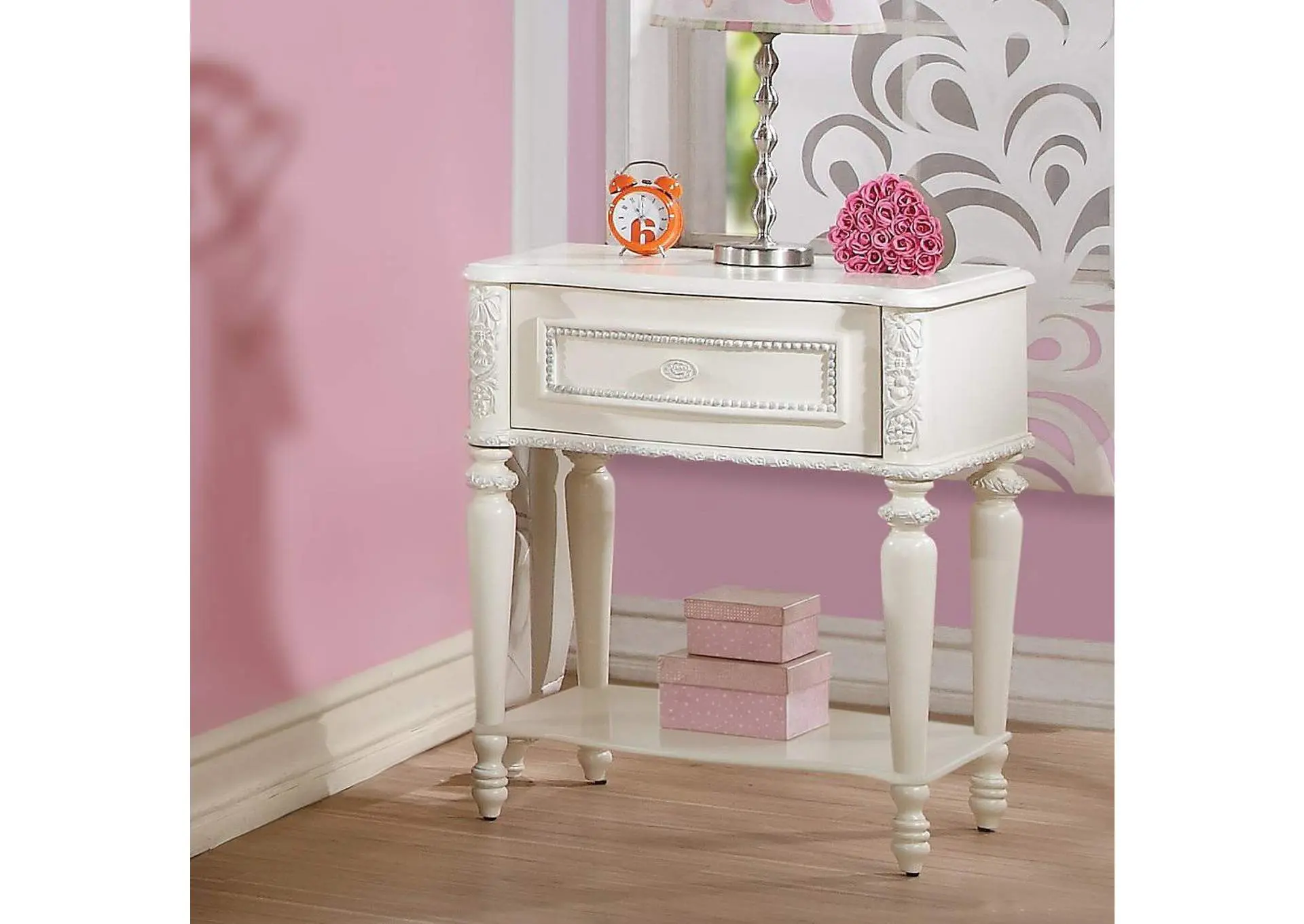 Dorothy Nightstand with 1 Drawer