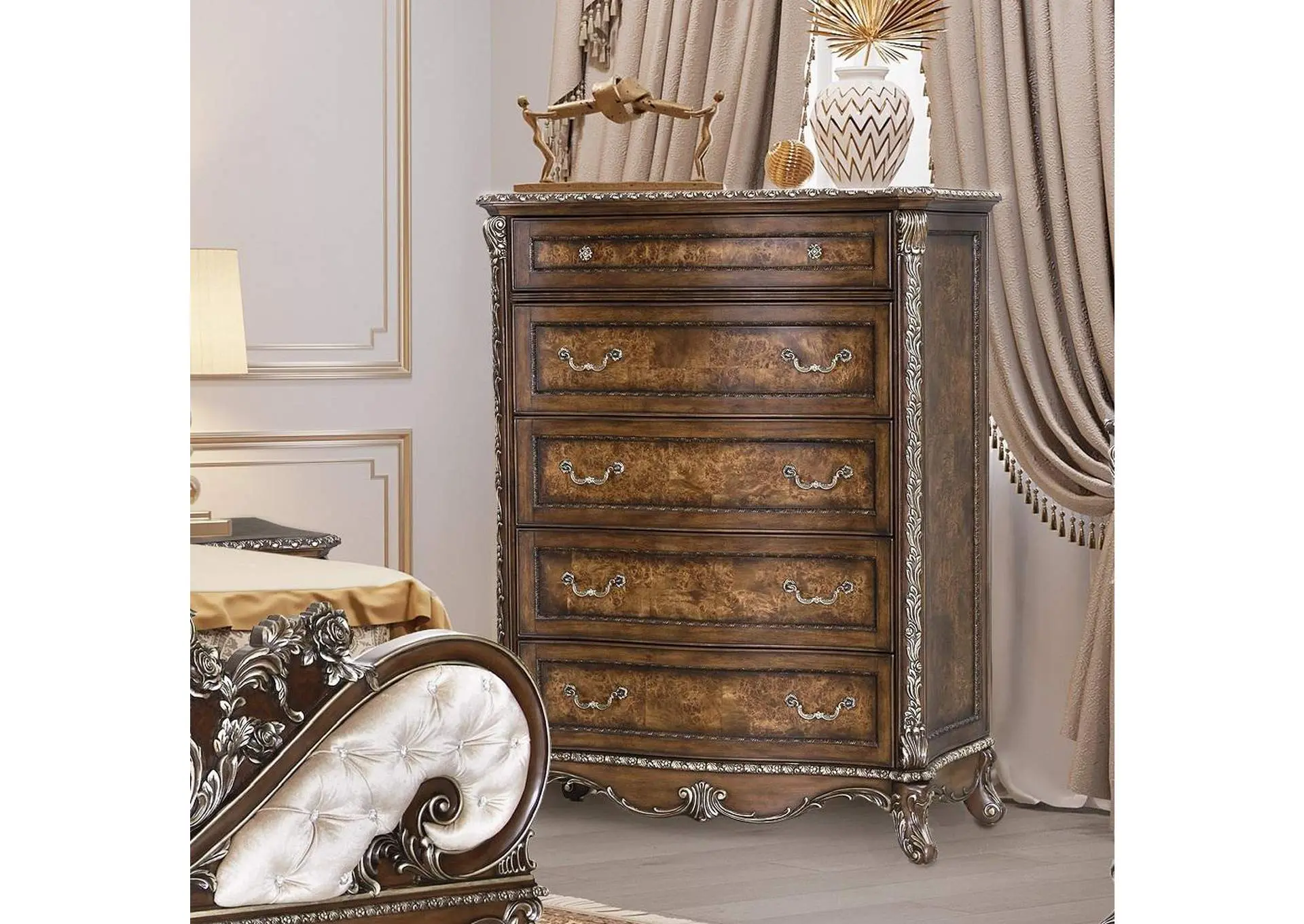 Devany Chest