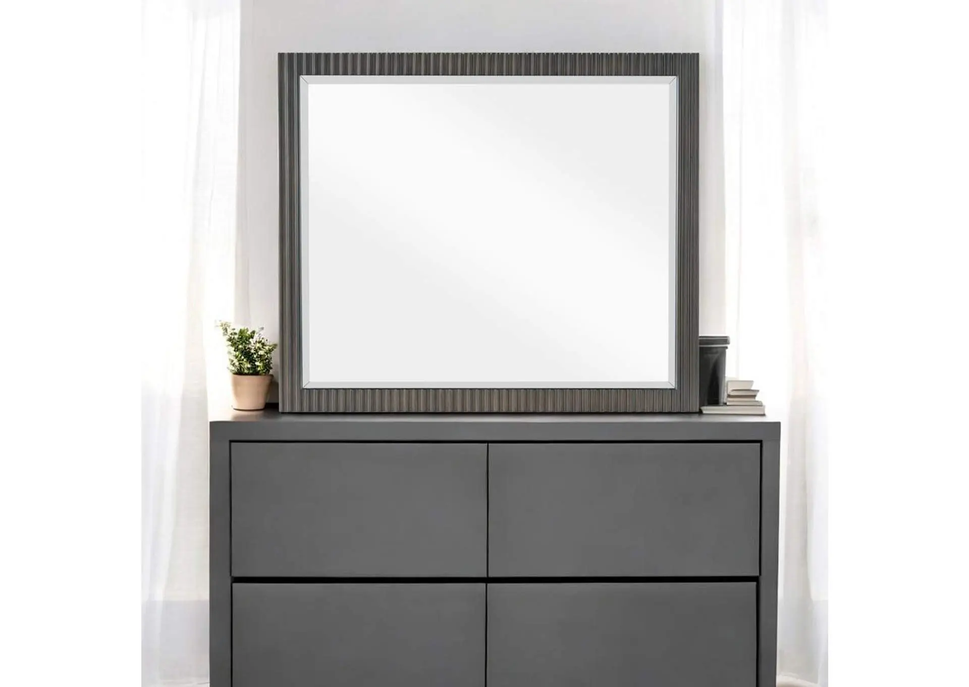 Clayten Mirror
