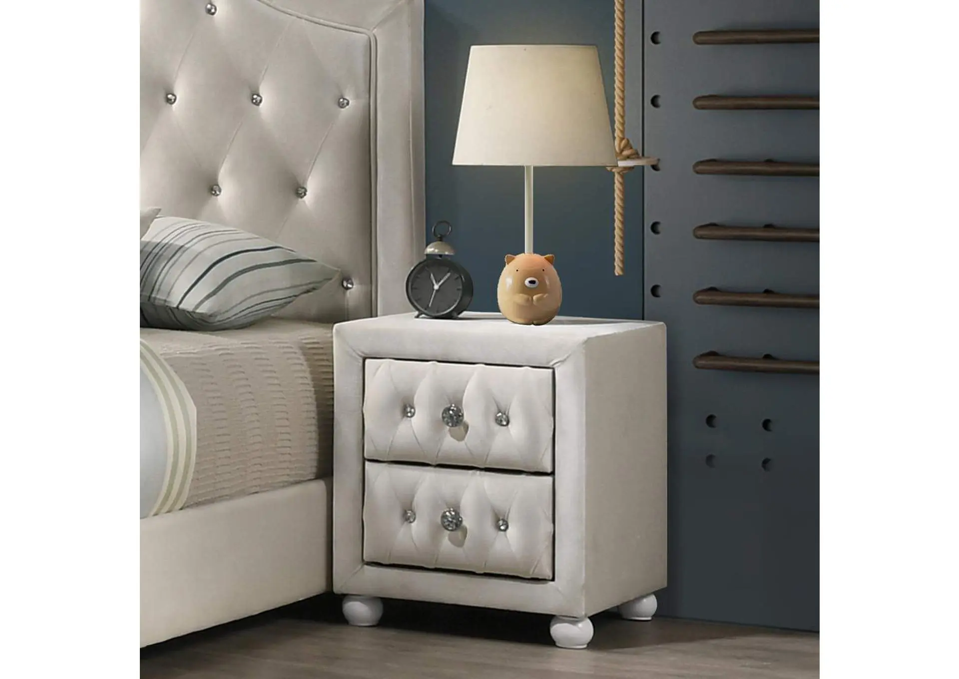 Reggie Nightstand