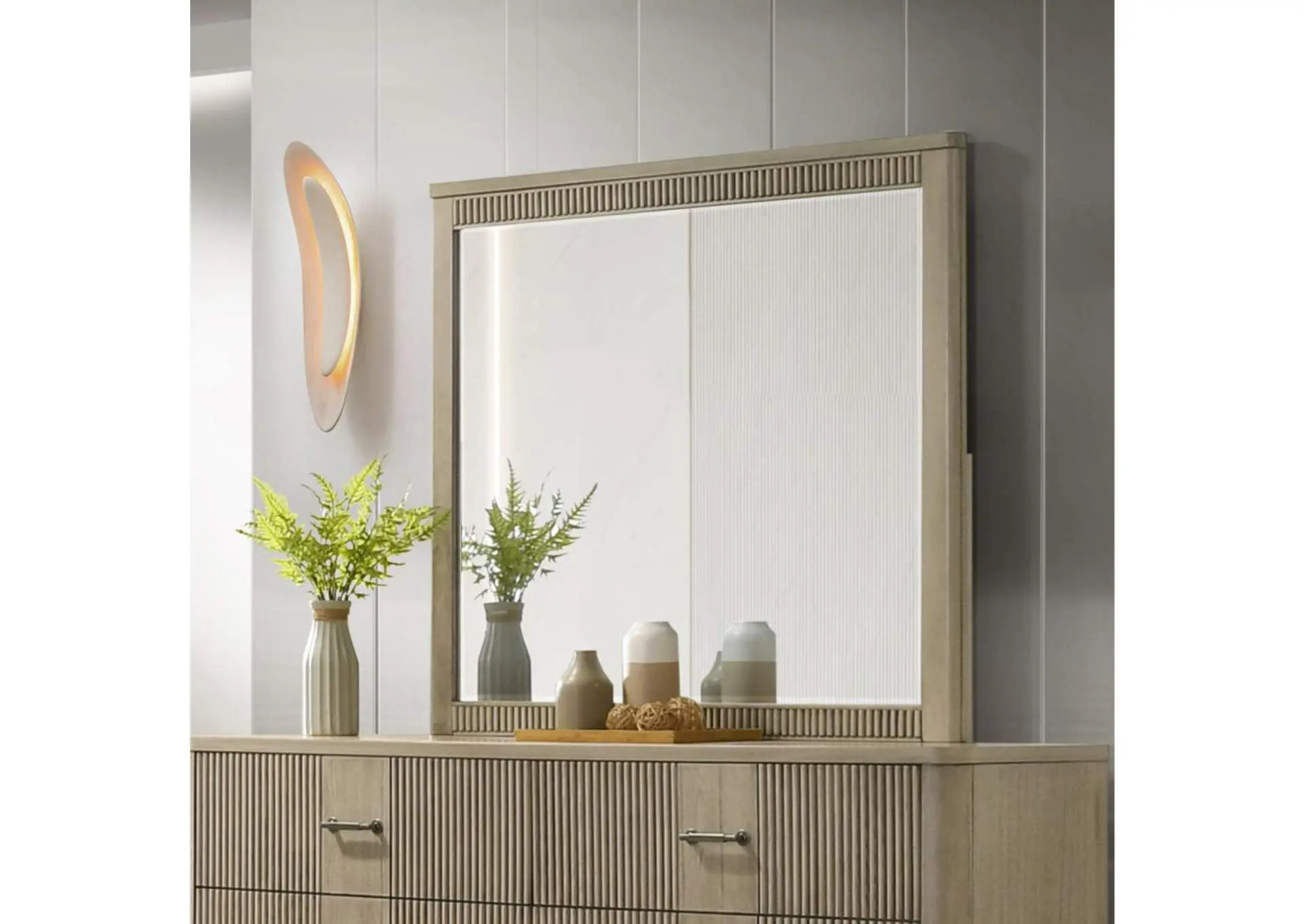 Lakkari Mirror