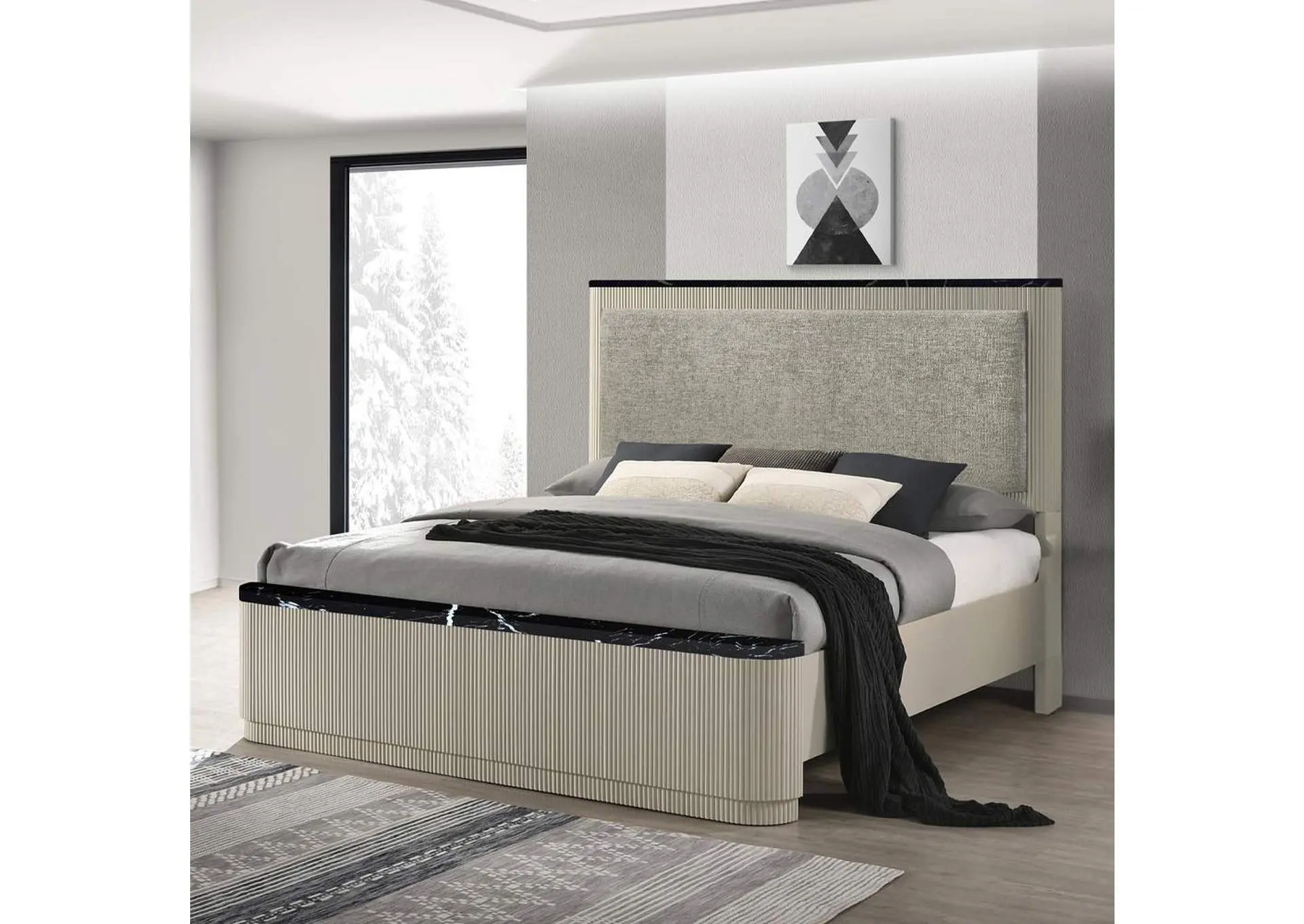 Travonte Queen Bed