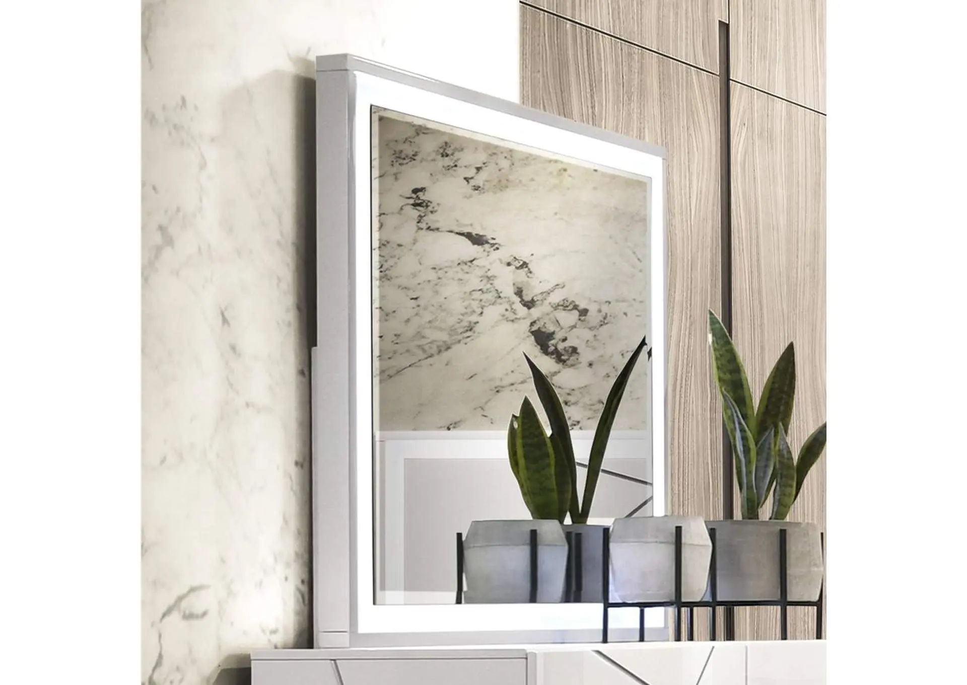 Esther Mirror with Led