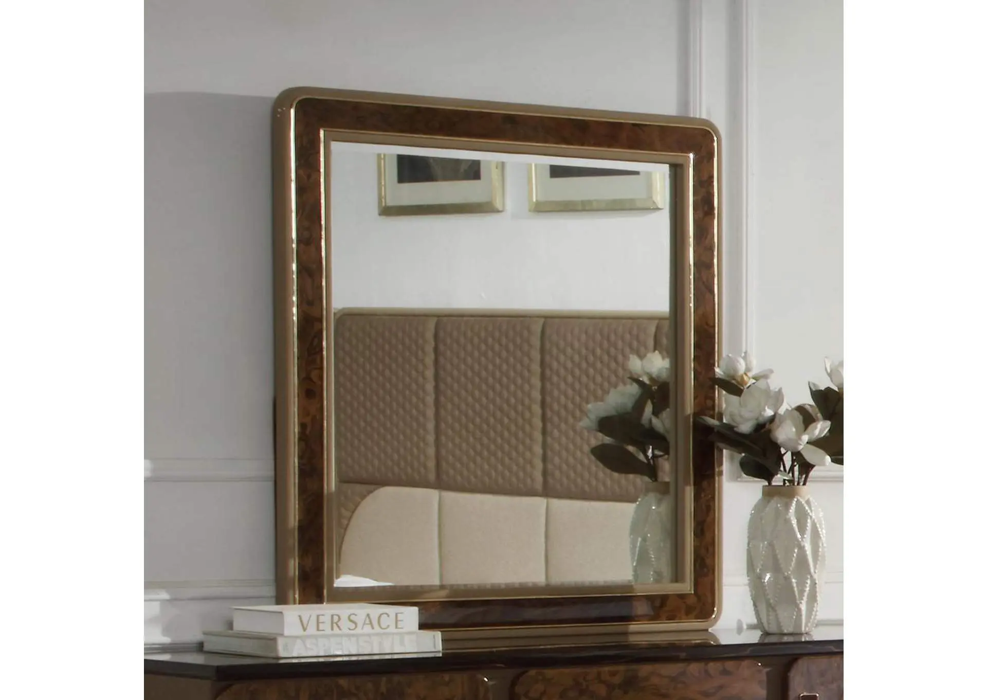 Marcelino Mirror