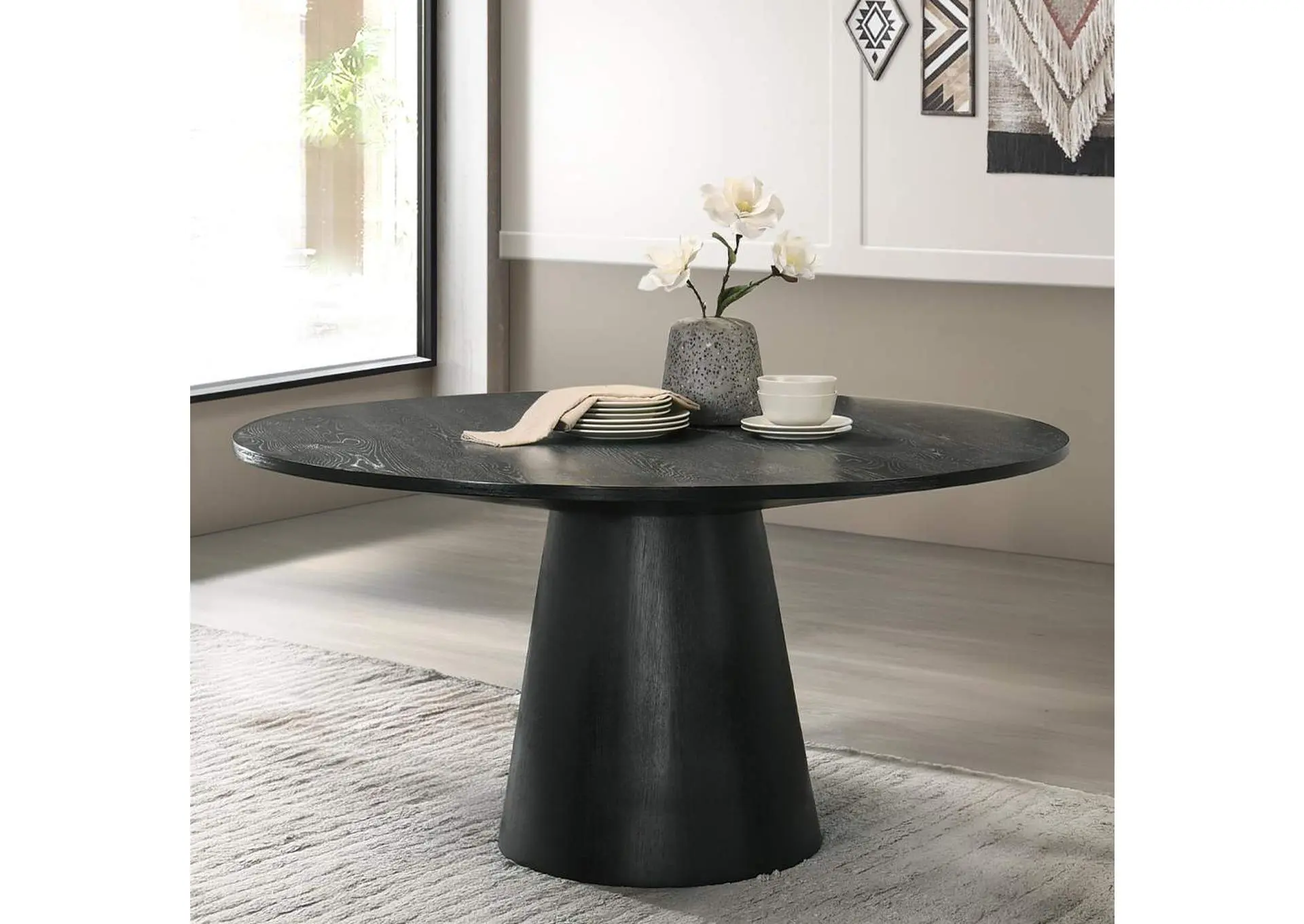 Froja Round Dining Table