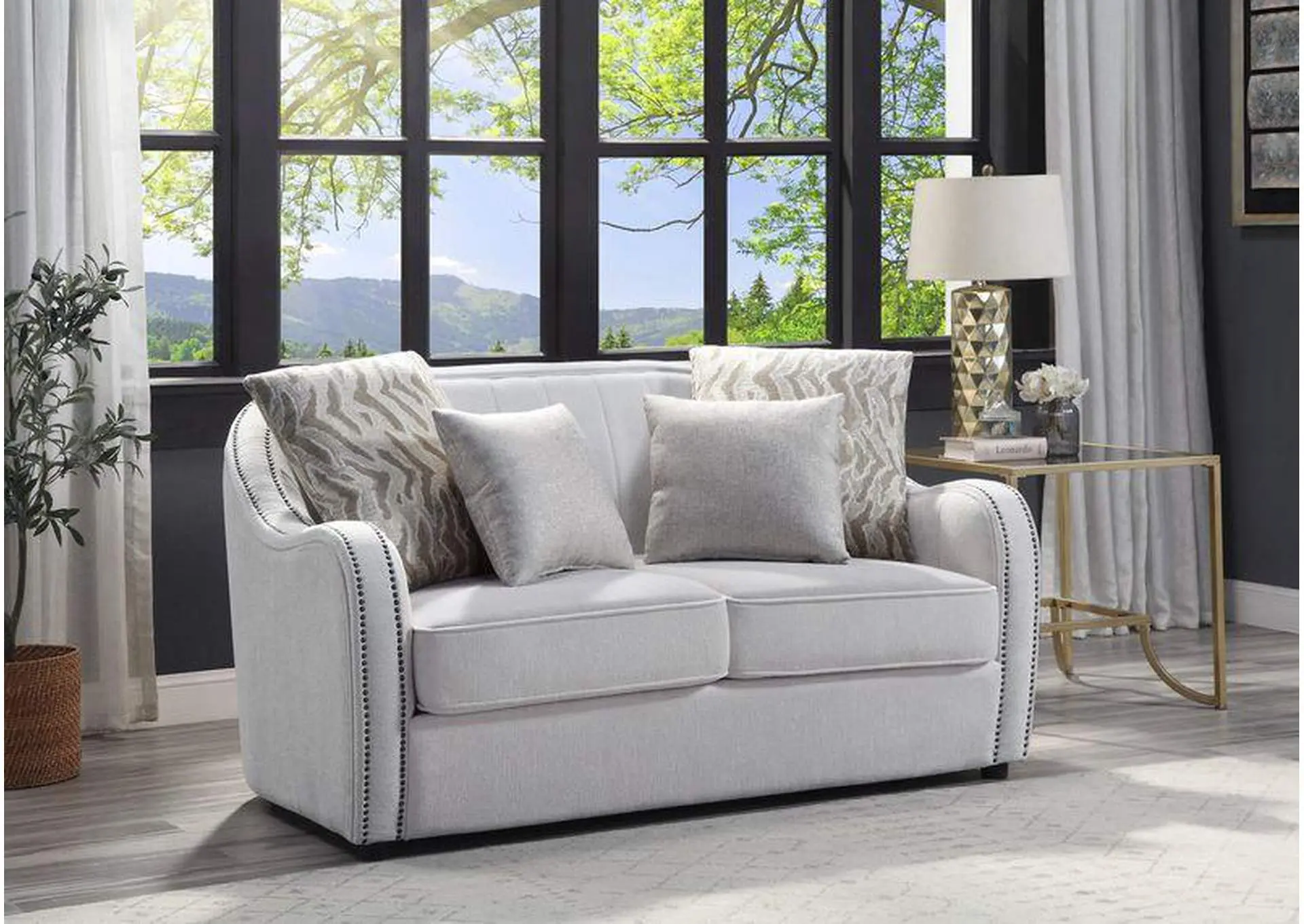 Mahler Loveseat with 4 Pillows