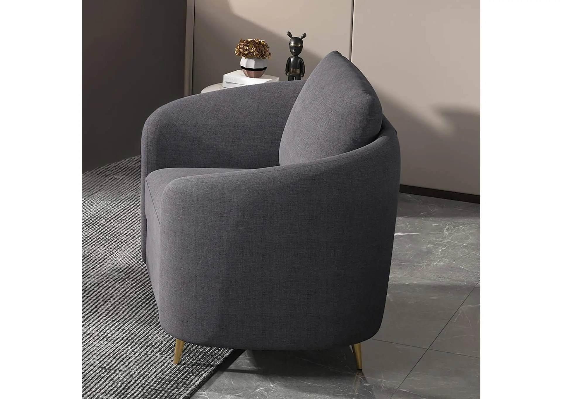 Yuina Chair
