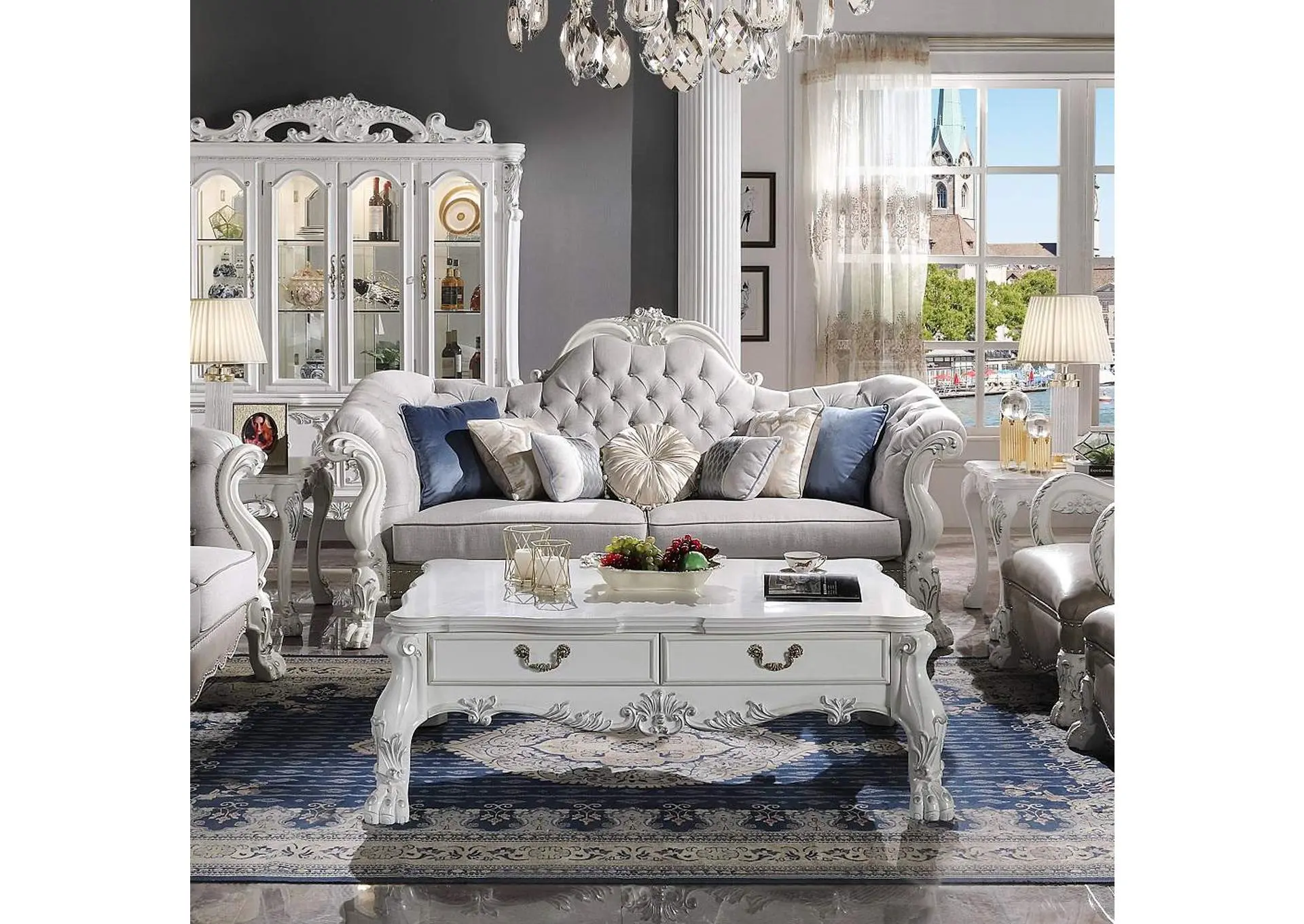 Dresden Sofa with 7 Pillows