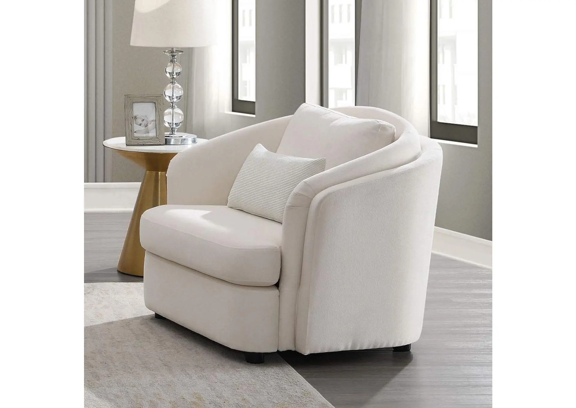 Mariko Chair with Pillow