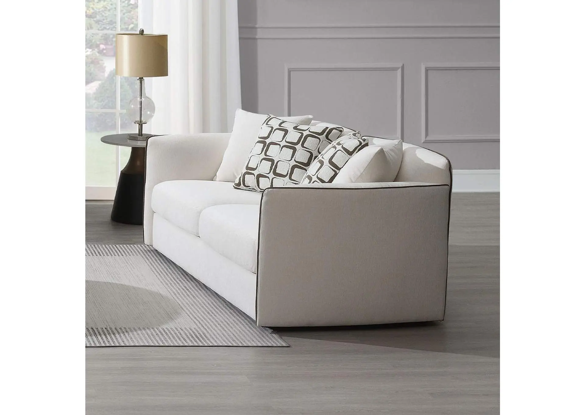 Yolanda Loveseat with 4 Pillows