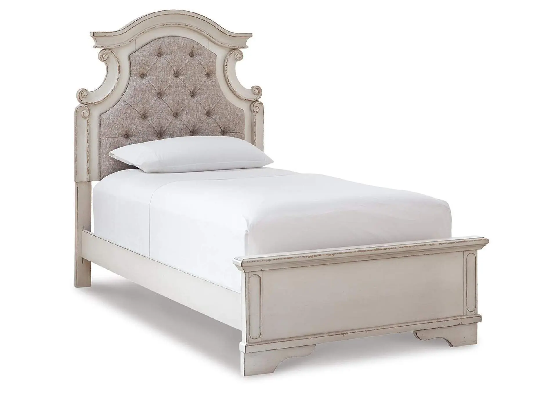 Realyn Full Panel Bed