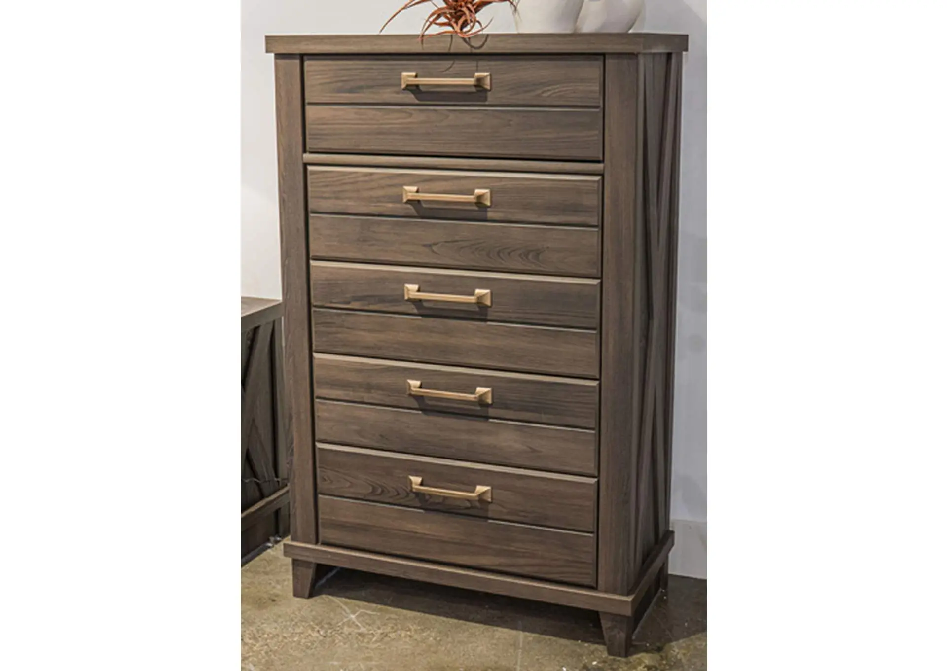 Vonitta Bay Chest of Drawers