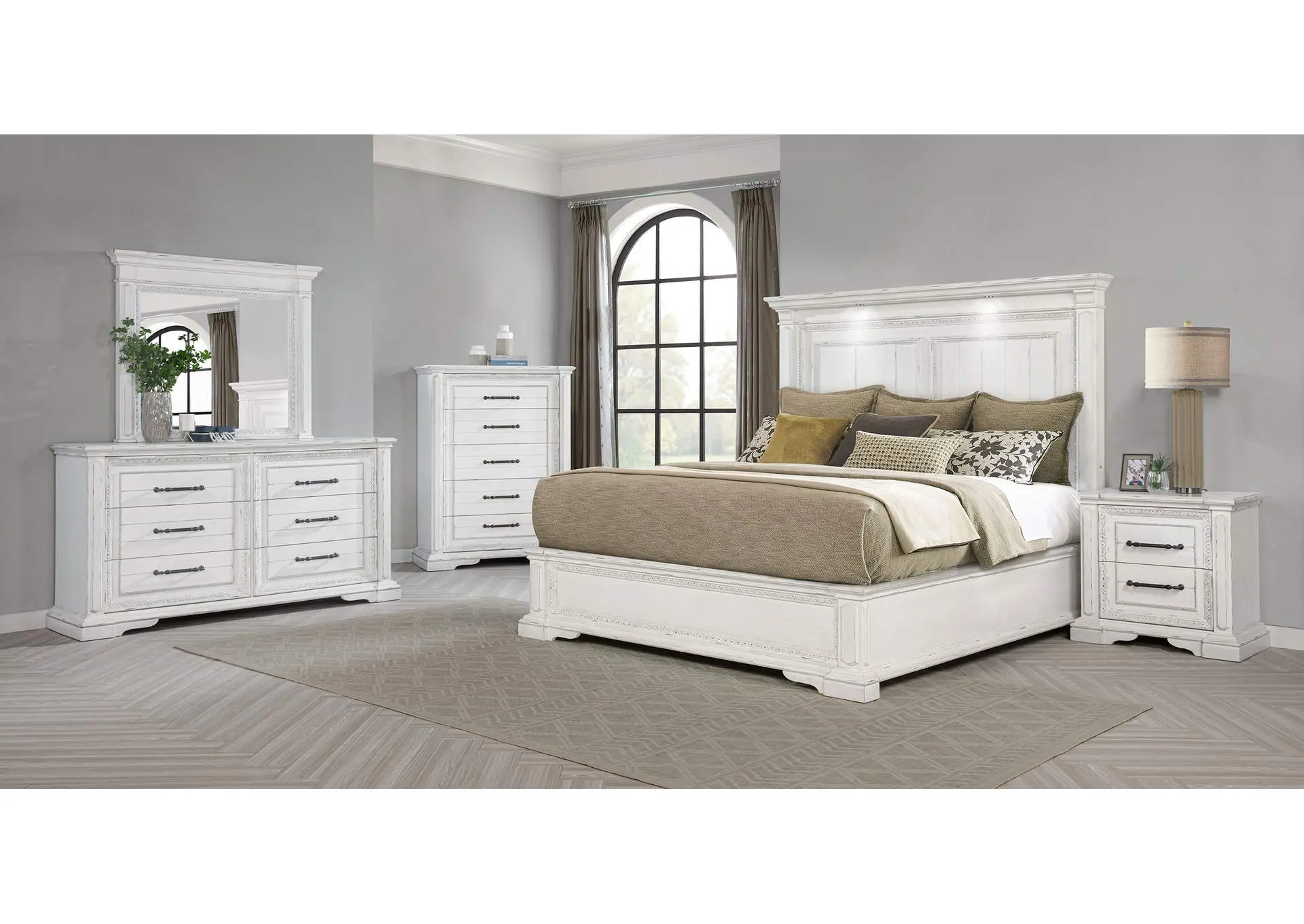 McKinney 5-piece California King Bedroom Set Vintage White