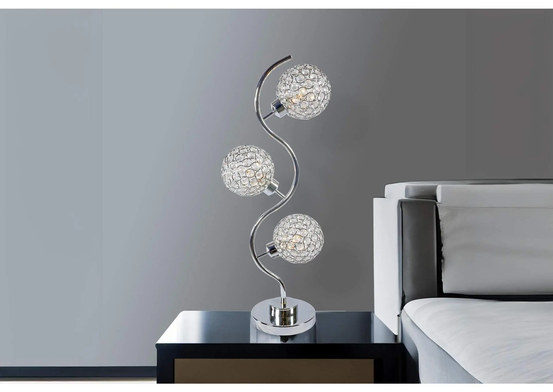 CRYSTAL 3 GLOBE TABLE LAMP