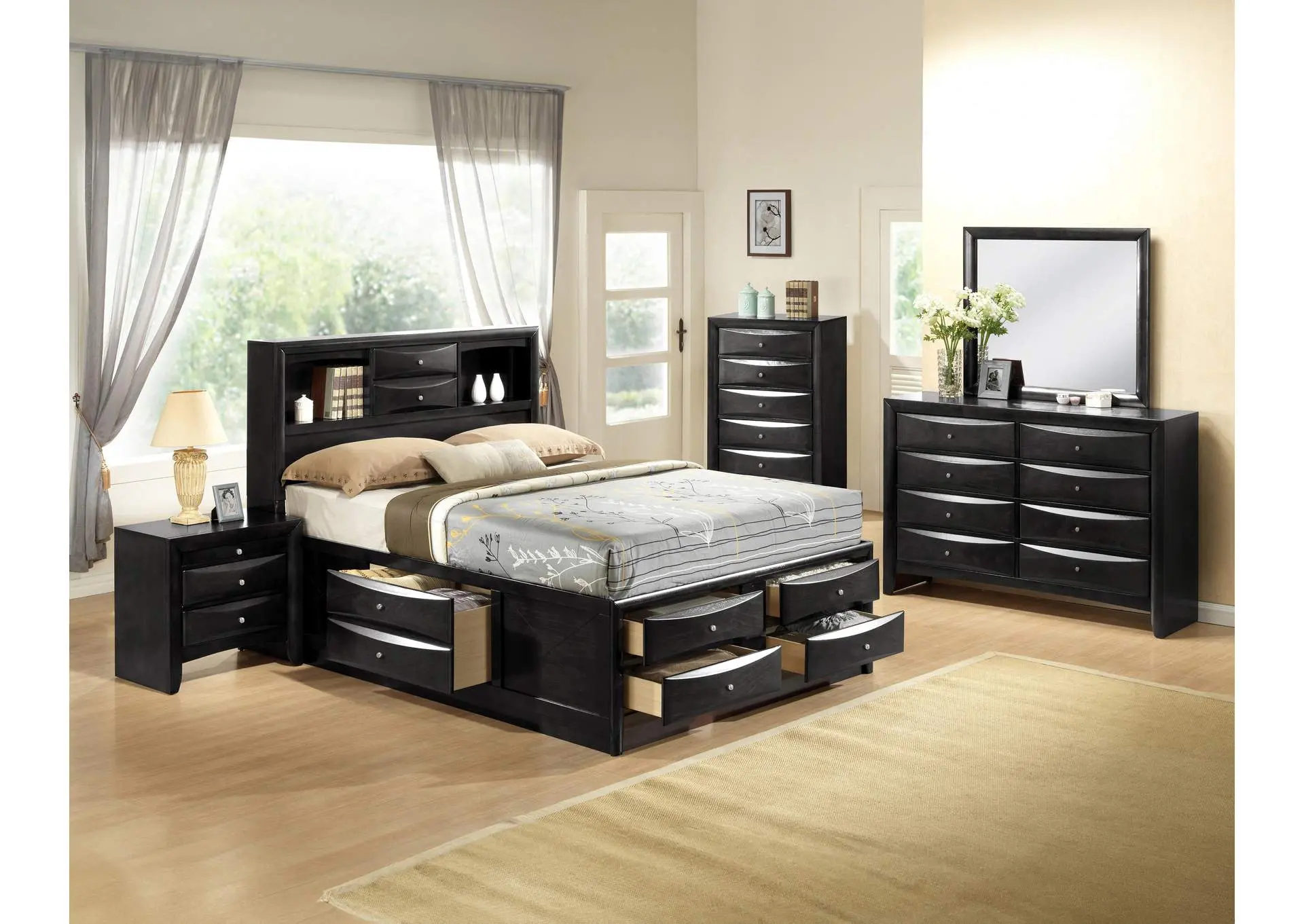 BLACK EMILY CHEST